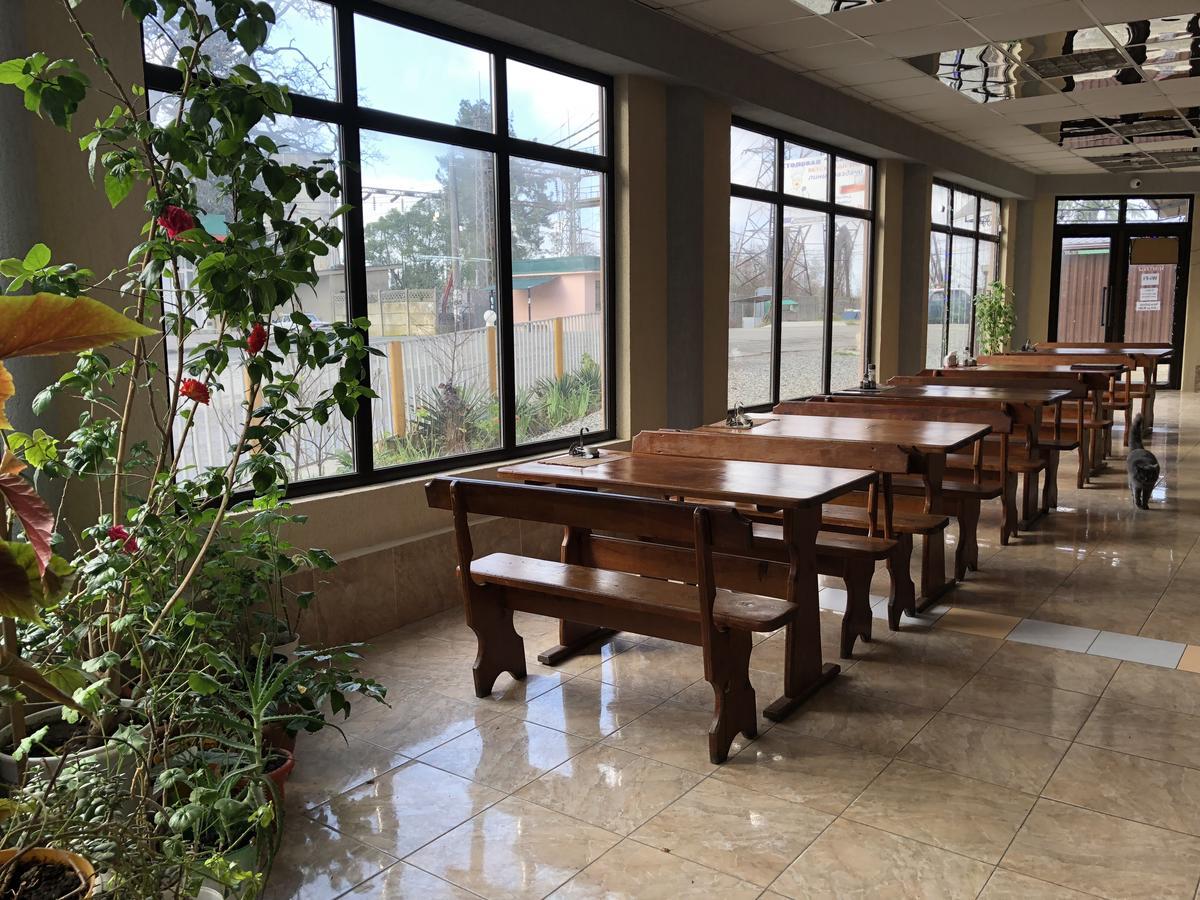 Cafe-Hotel Assir Pizunda Luaran gambar